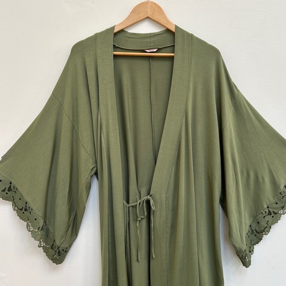 Eberjey Naya Tencel Modal Lace Robe in Olive Green, Size Medium - Picture 8 of 14